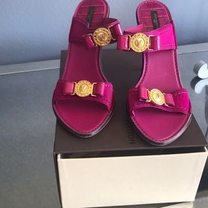 Never worn beautiful LV